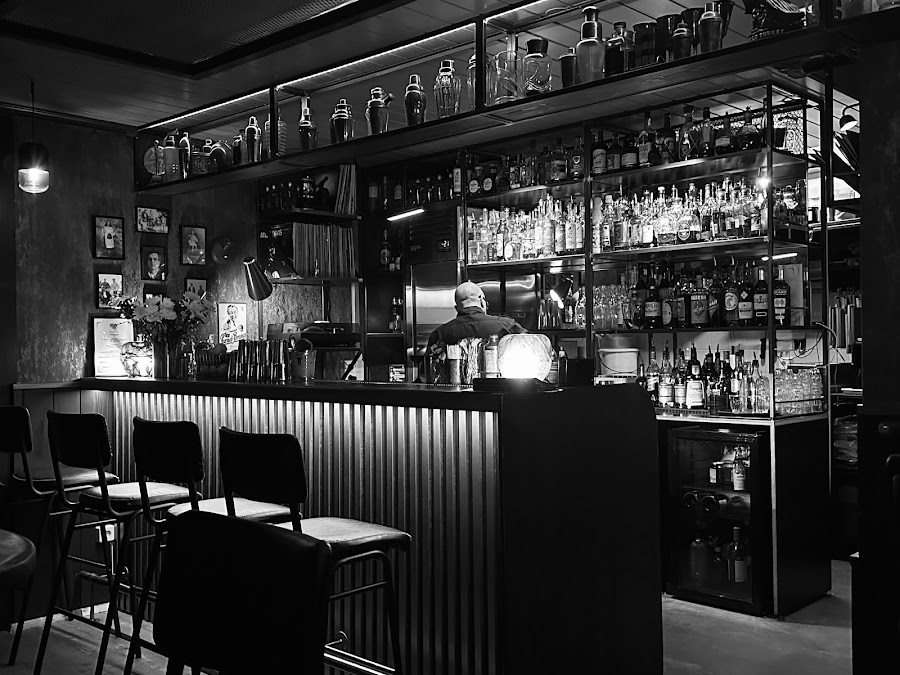 Bar Pani, Vienna