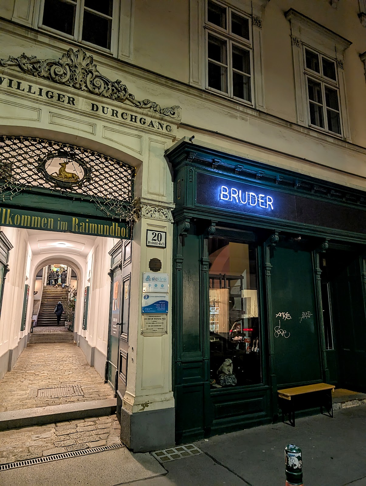 Bruder, Vienna