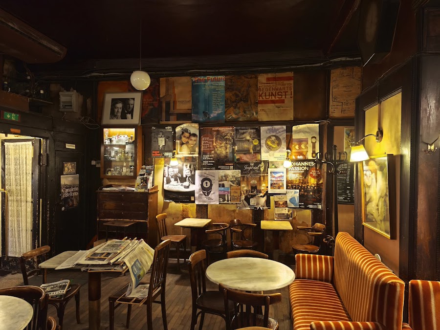 Café Hawelka, Vienna