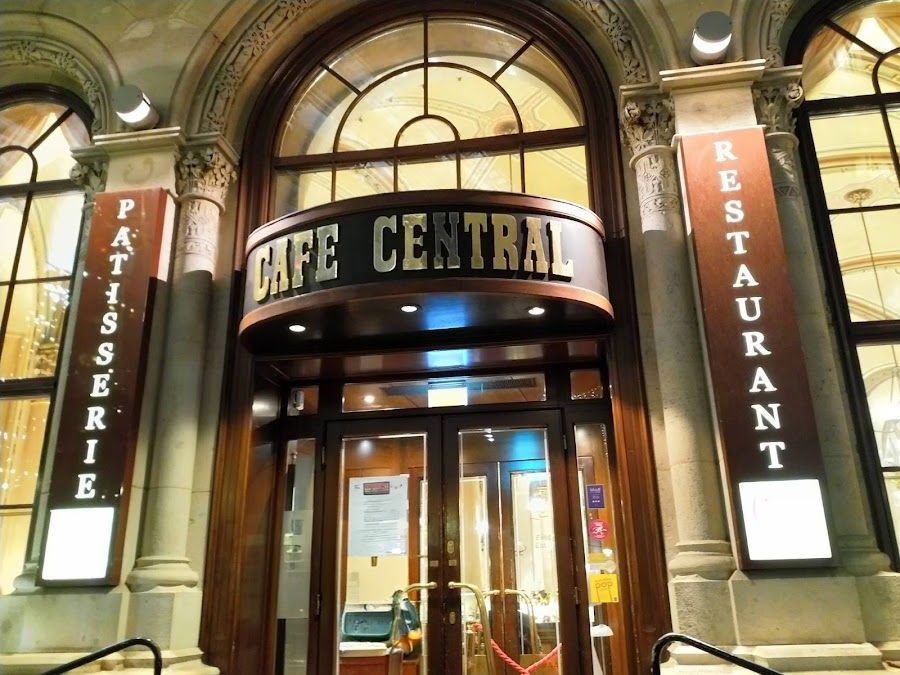 Cafe Central bar service