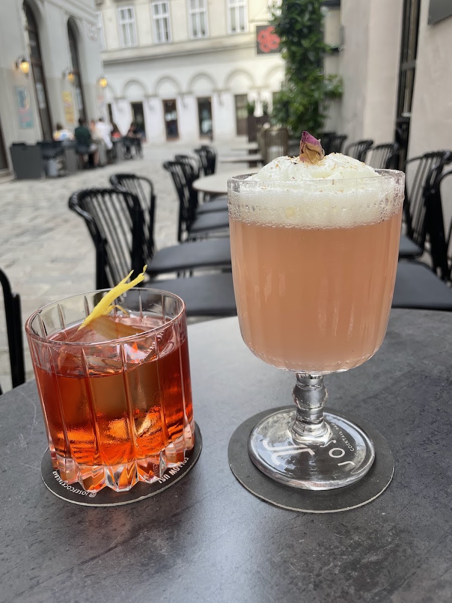 Josef Cocktailbar, Vienna