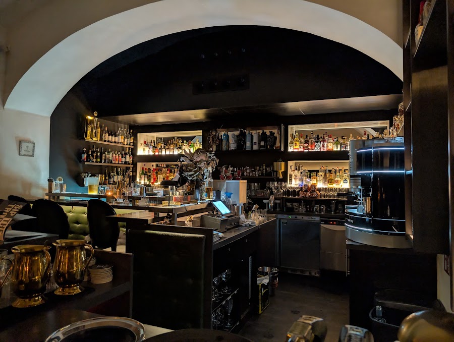 Josef Cocktailbar, Vienna