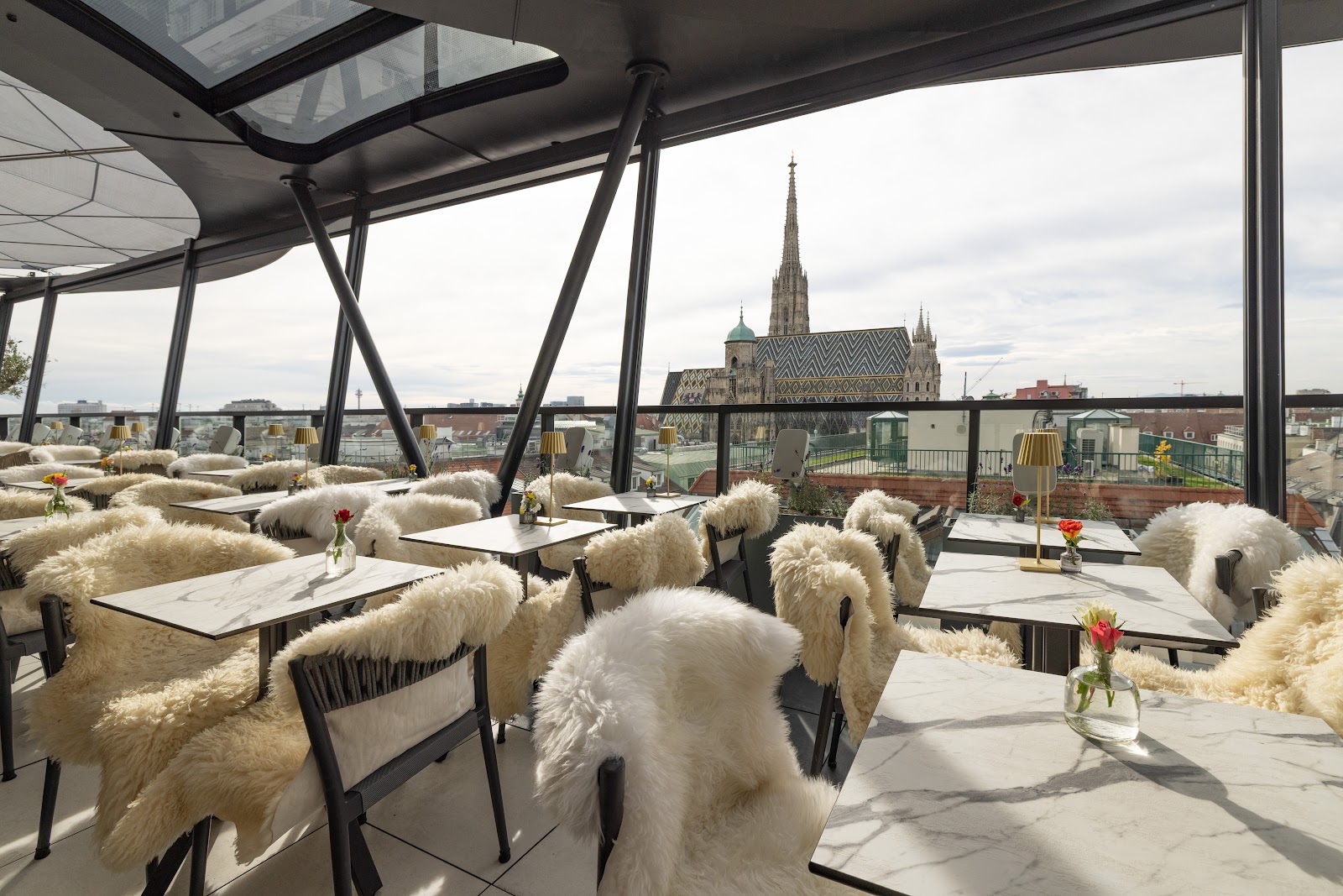 Lamée Rooftop terrace over Vienna's old town, Innere Stadt