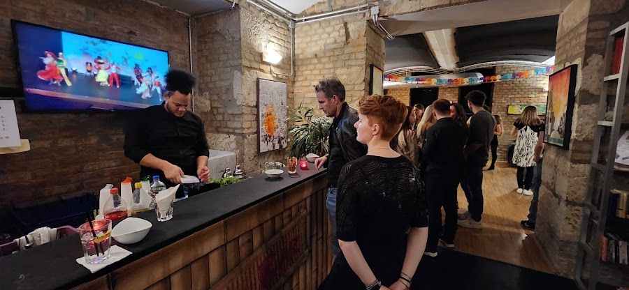 Melete bar service