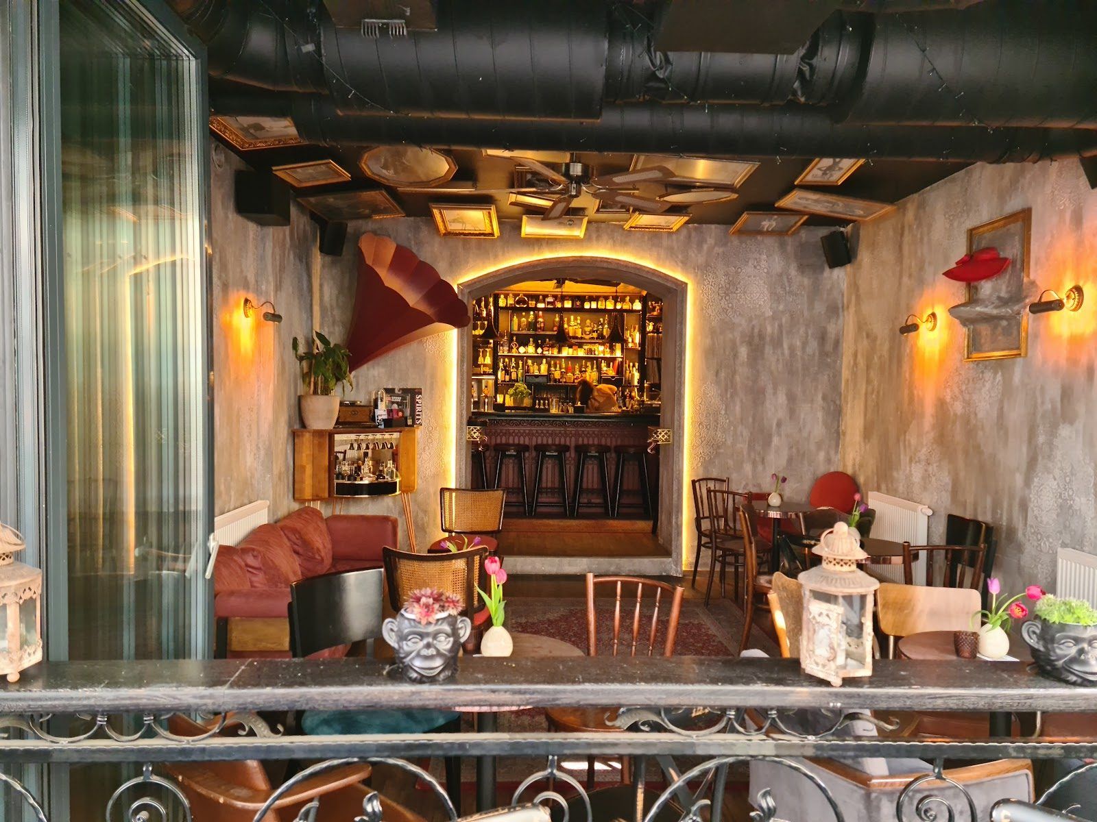 Needle and Thread Vienna bar interior