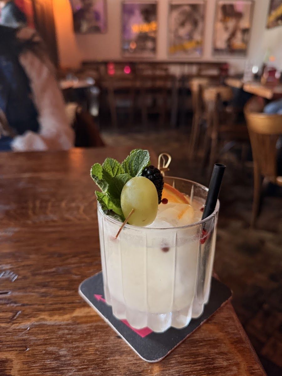 Tachles bar service