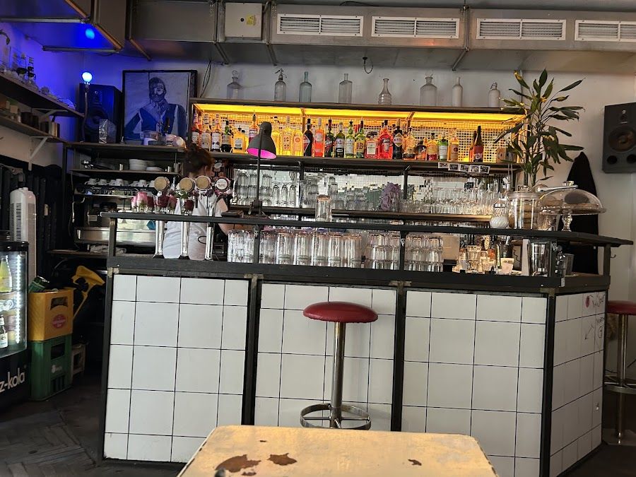 Uber Bar Mariahilf atmosphere