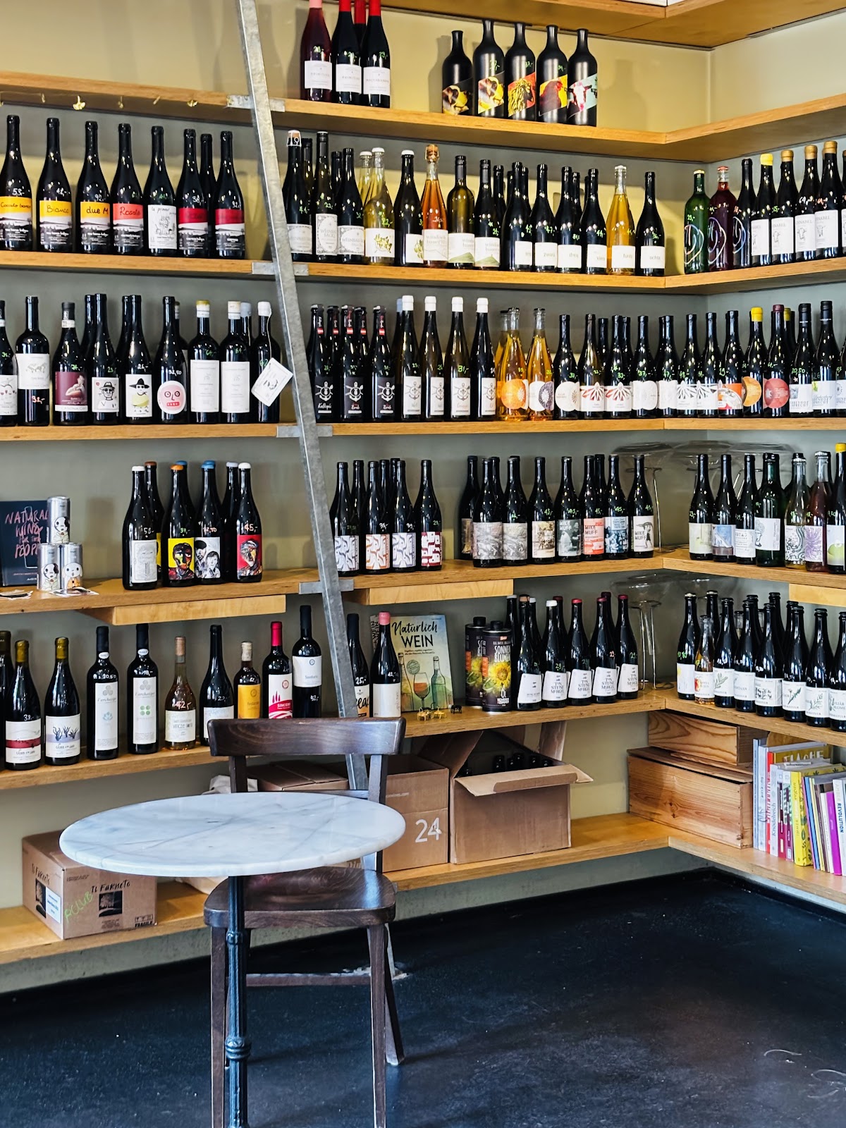 Vinifero bar counter