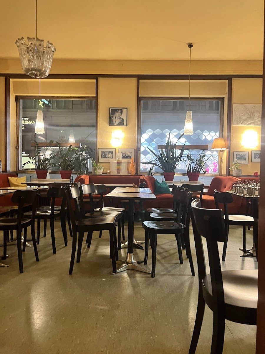 Cafe Korb Innere Stadt atmosphere