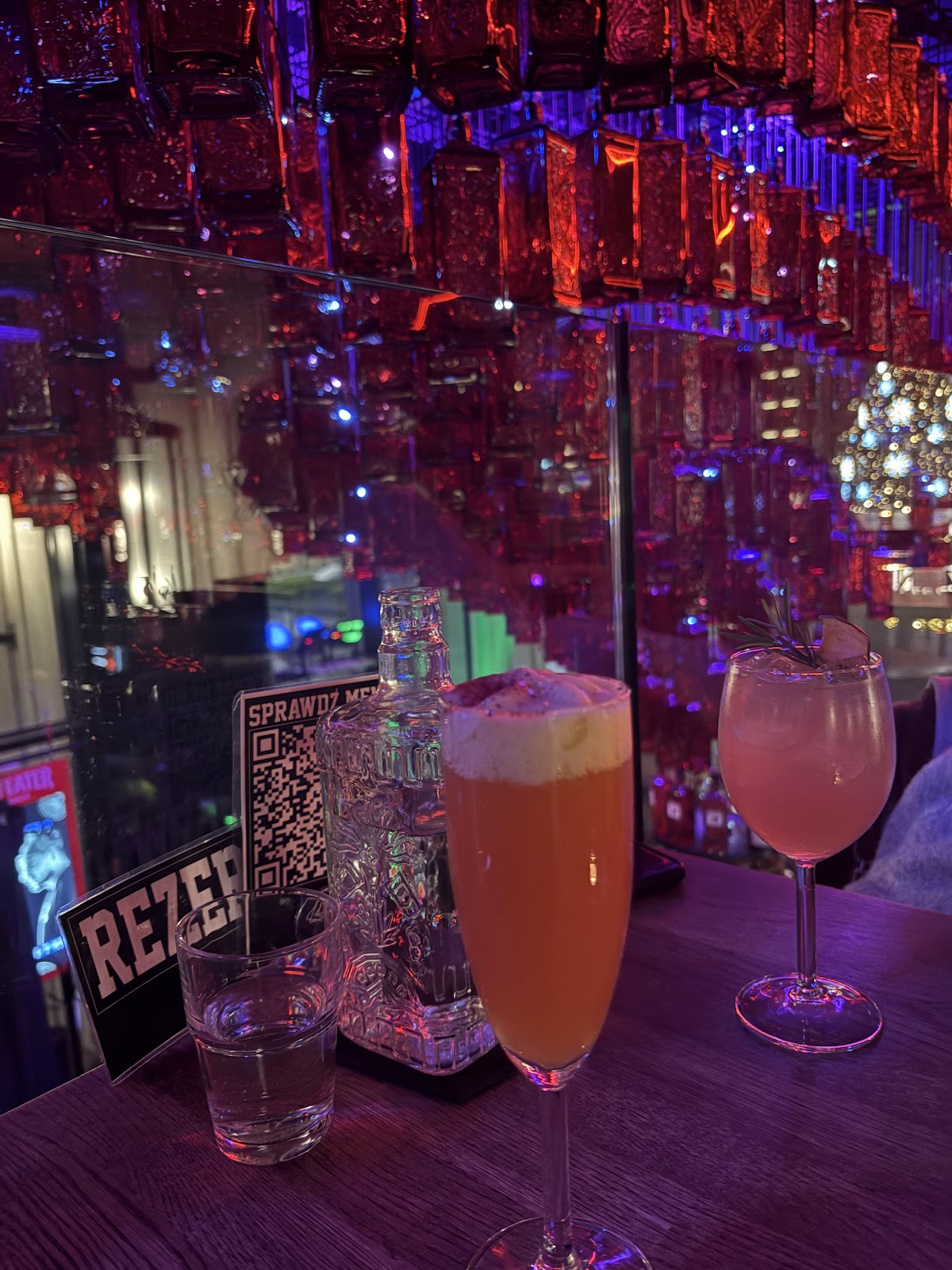 6 Cocktails, Warsaw