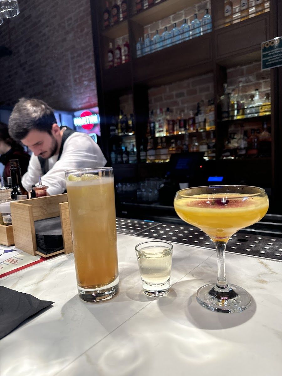 Atelier Amaro Bar Srodmiescie atmosphere
