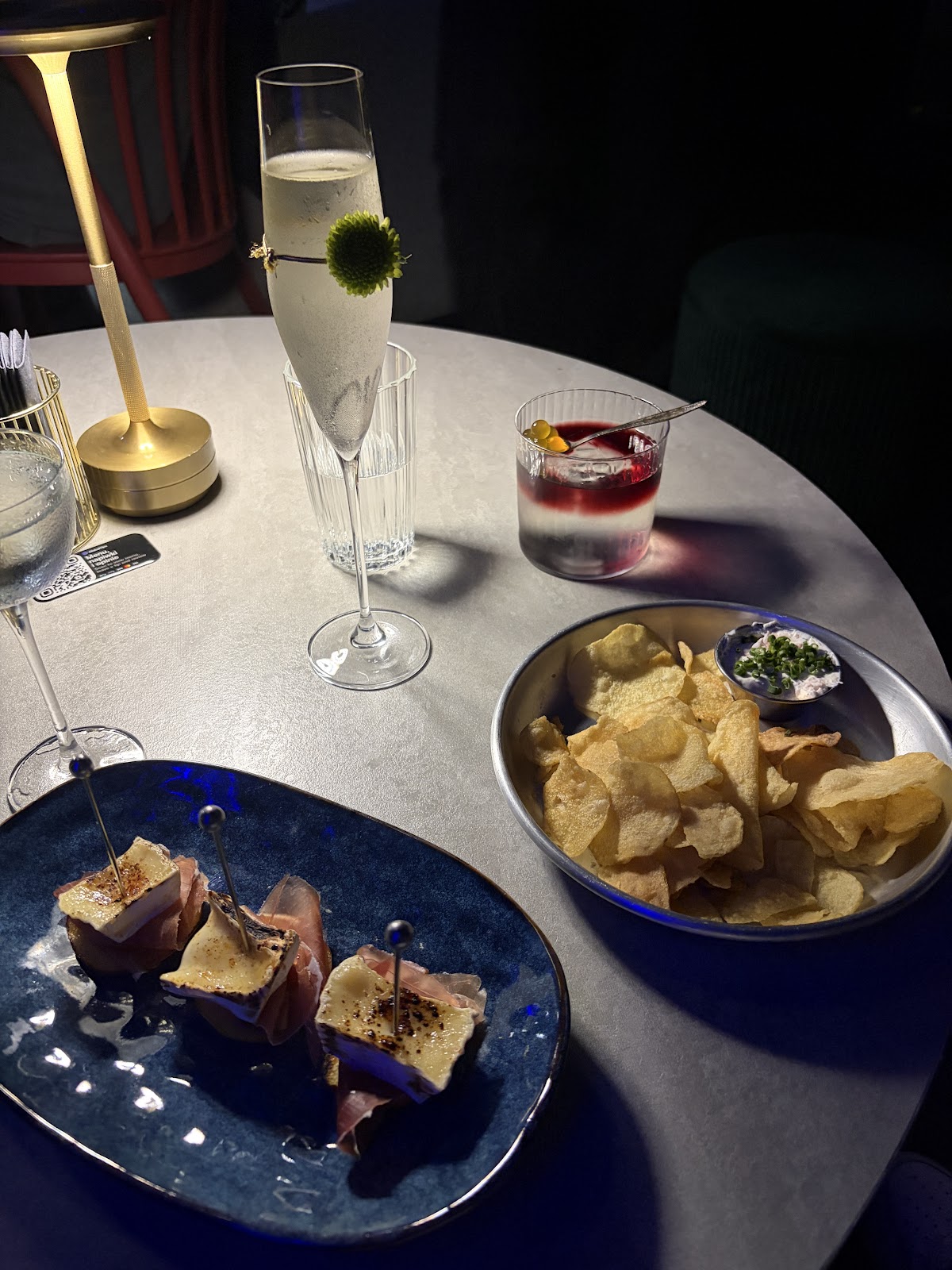 Buns and Bottles, Warsaw