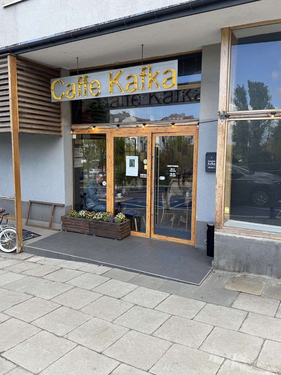 Cafe Kafka bar service