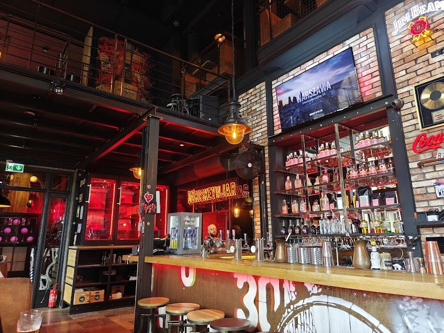 Platinum Irish Pub Warsaw Srodmiescie atmosphere