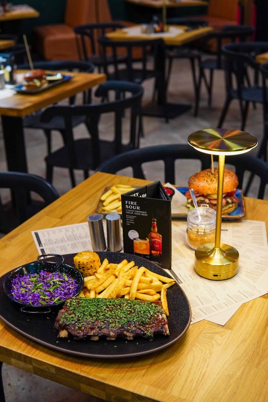 Restauracja Koneser Bar bar service