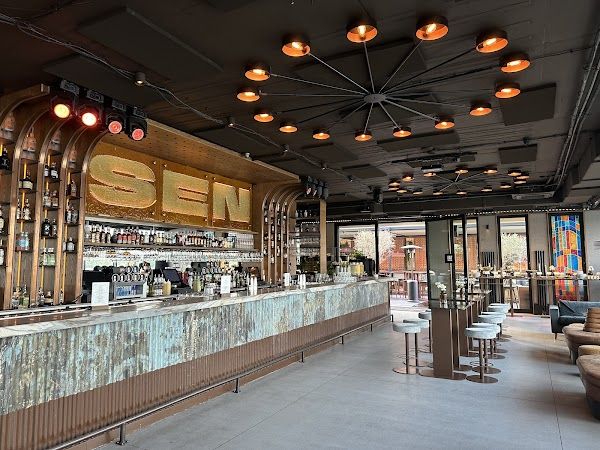 Zoni Restaurant Bar Warsaw