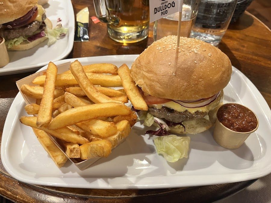 The London Pub Warsaw Srodmiescie atmosphere