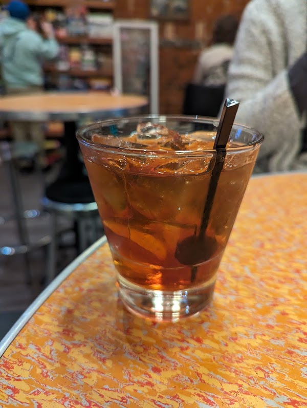 Lou's City Bar