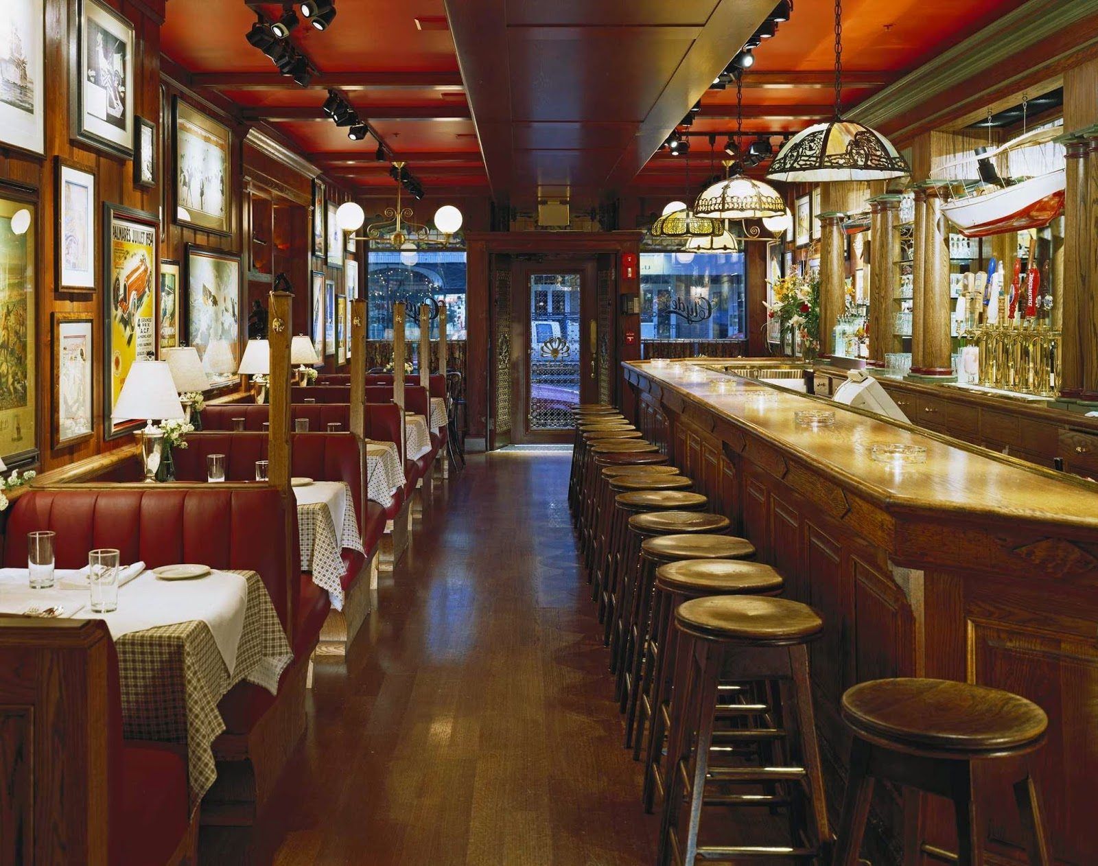 Clyde's of Georgetown Washington DC bar interior