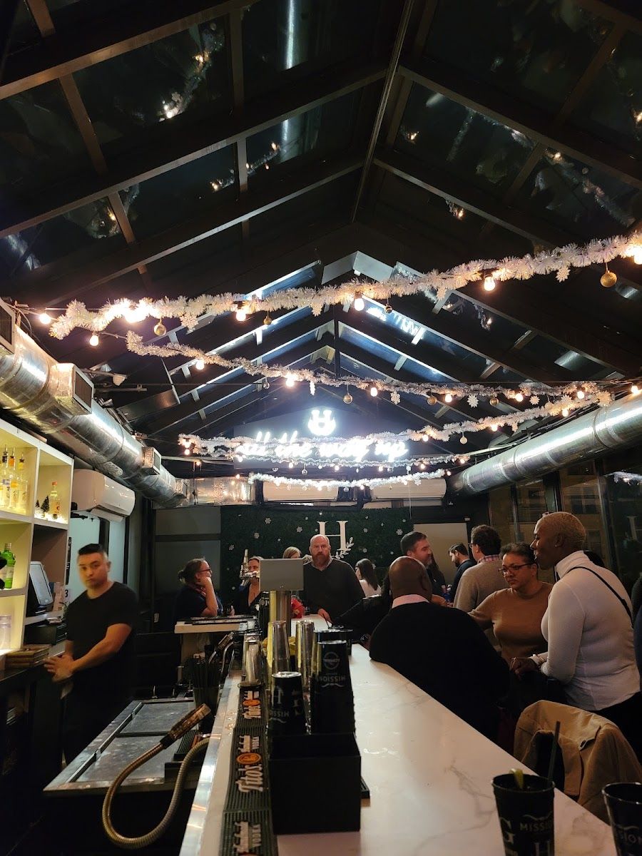 Hawthorne Cocktail Bar bar service