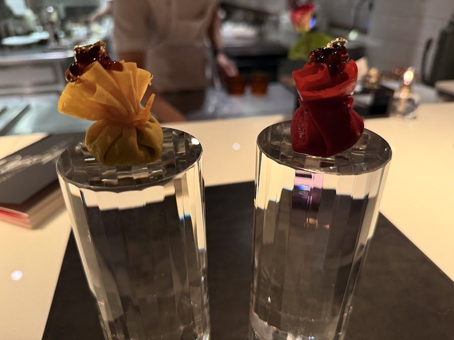 Pineapple and Pearls Bar bar service