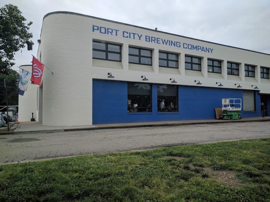Port City Brewing Tap Room Alexandria atmosphere