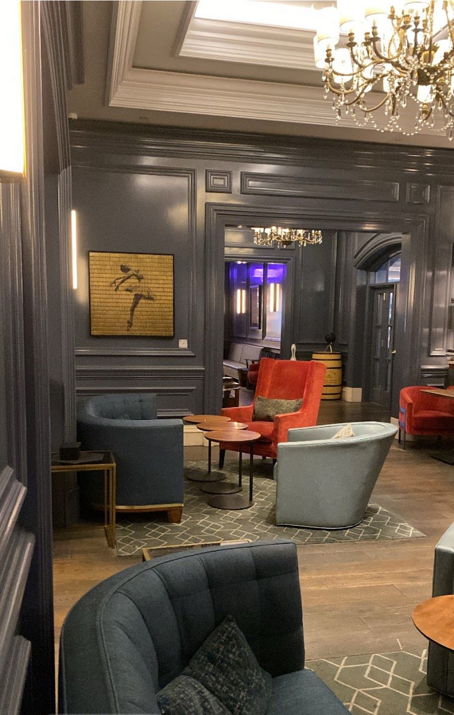 Quadrant Bar at Ritz-Carlton bar service