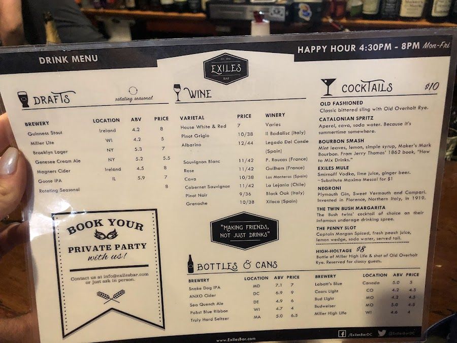 Stetson's Famous Bar & Grill bar service