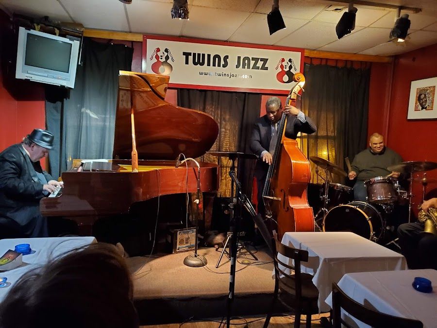 Twins Jazz Washington DC interior