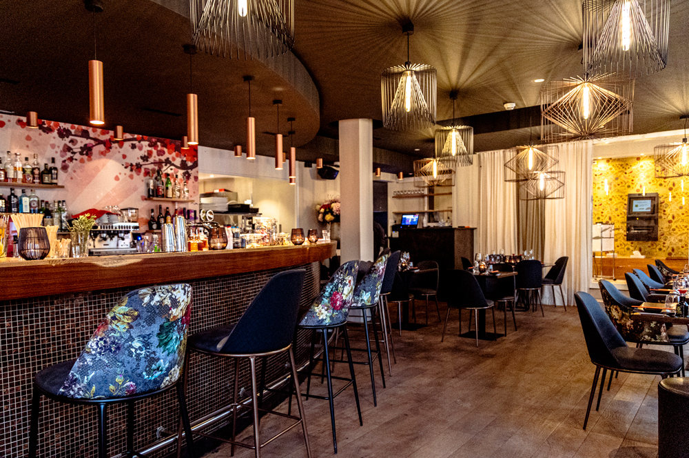 Barfüsser bar and sushi lounge on Spitalgasse, Niederdorf Zürich