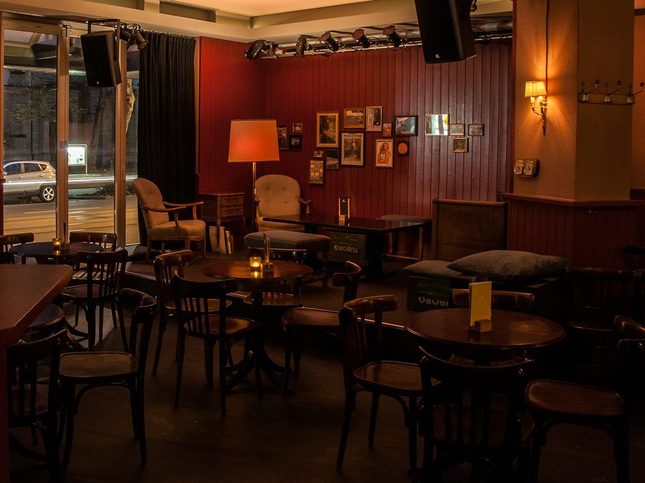 Beerlinale Craft Beer Bar Zurich bar interior