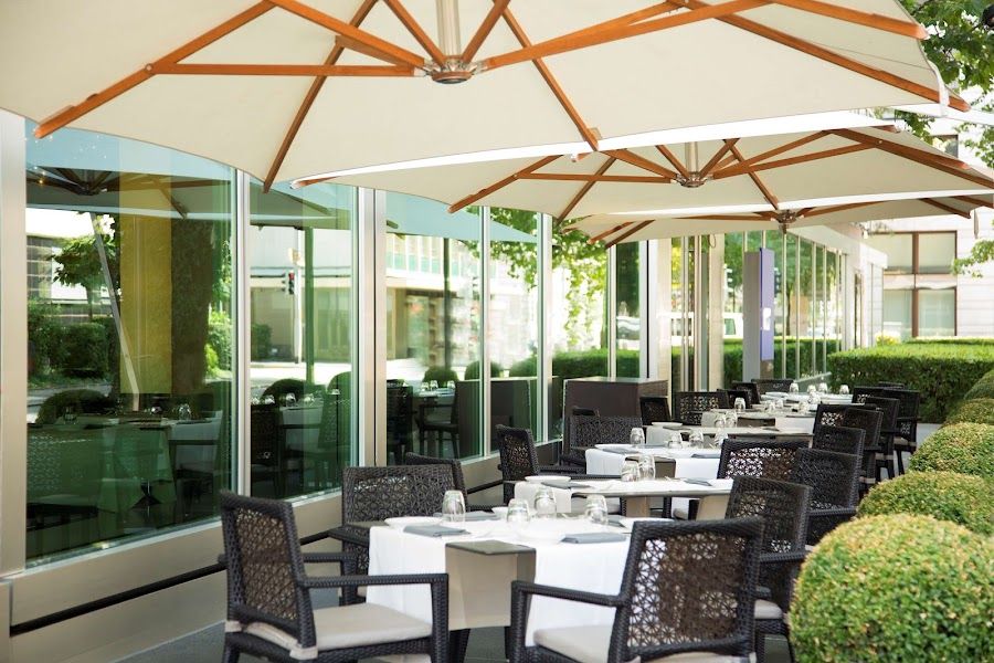 China Club at Park Hyatt bar service