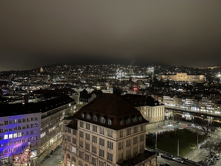 Jules Verne Panorama Bar Lindenhof atmosphere