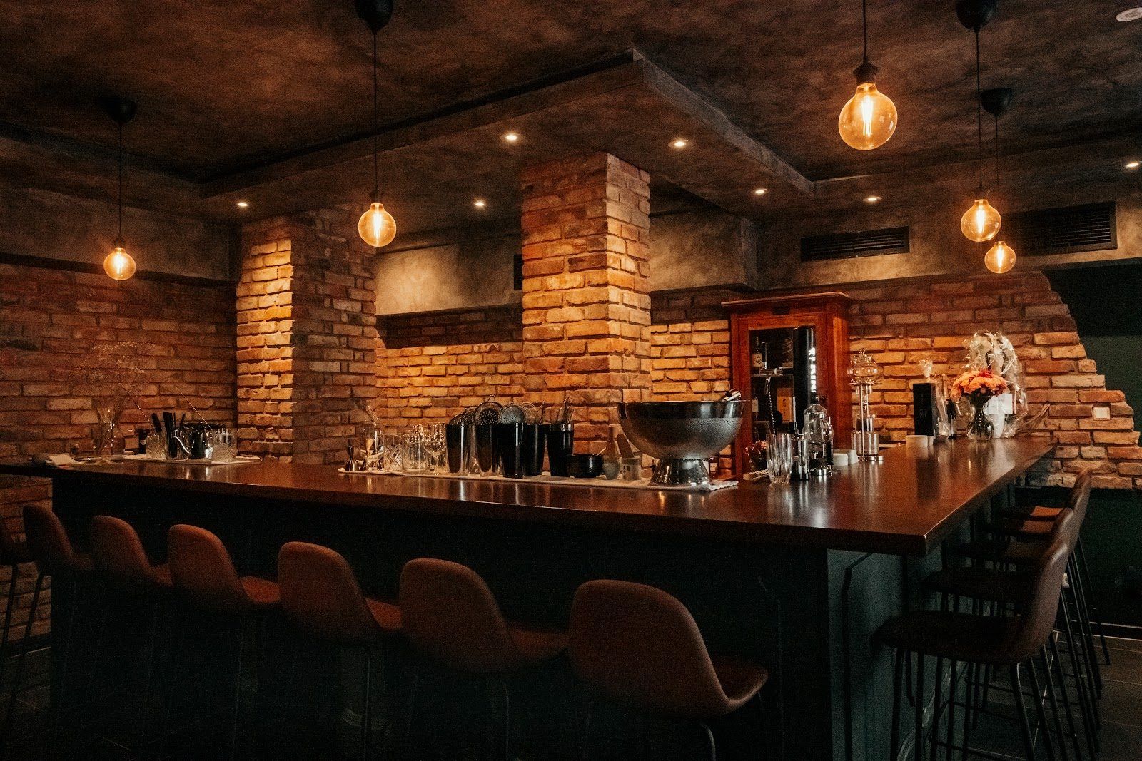 Hideaway Cocktail Bar Zurich bar interior