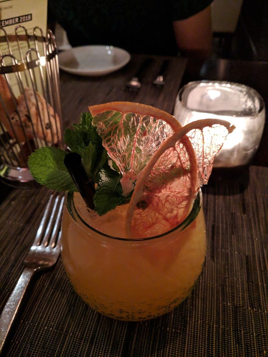 Rive Gauche Restaurant Bar bar service