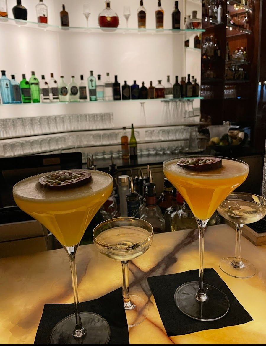 The Onyx Bar at Park Hyatt bar service