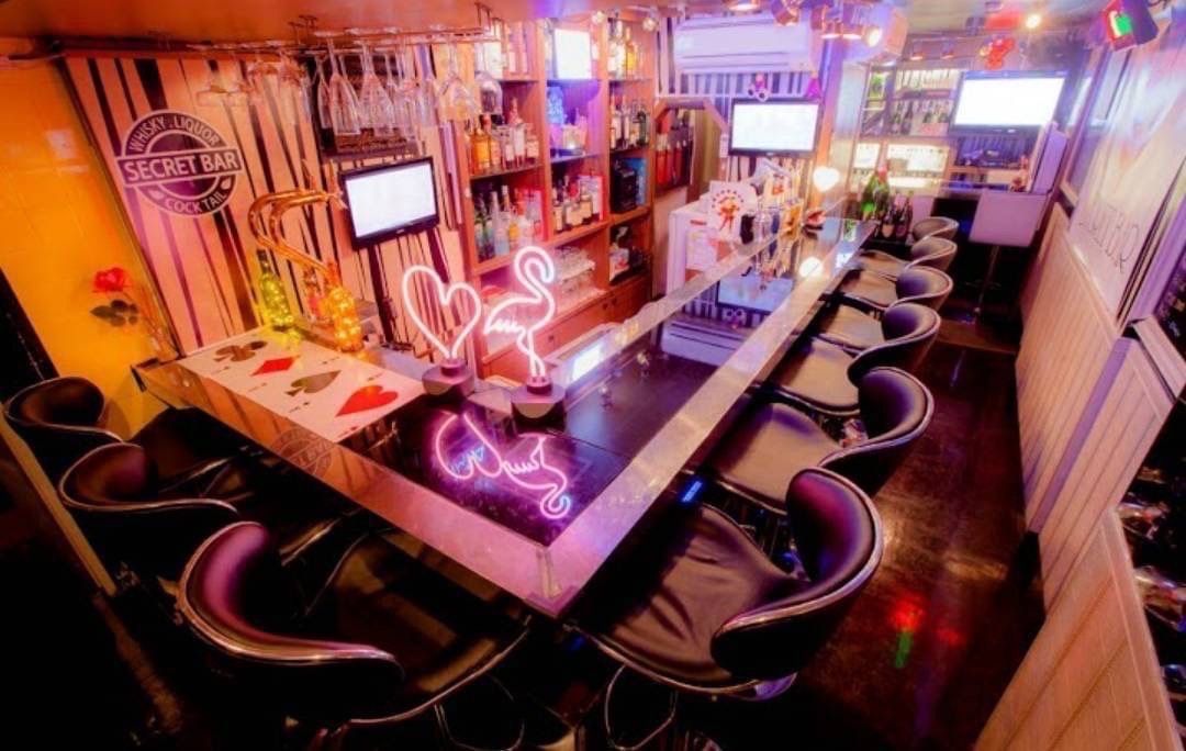 Bar Albatross Tokyo bar interior